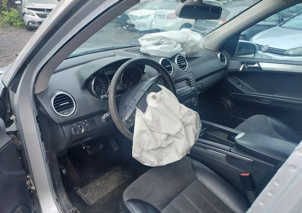 Mercedes-Benz ML cena 11300 przebieg: 289000, rok produkcji 2006 z Stopnica małe 232